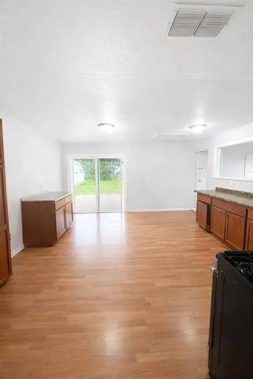 1413 Lindsey Street, Fort Worth, TX 76105