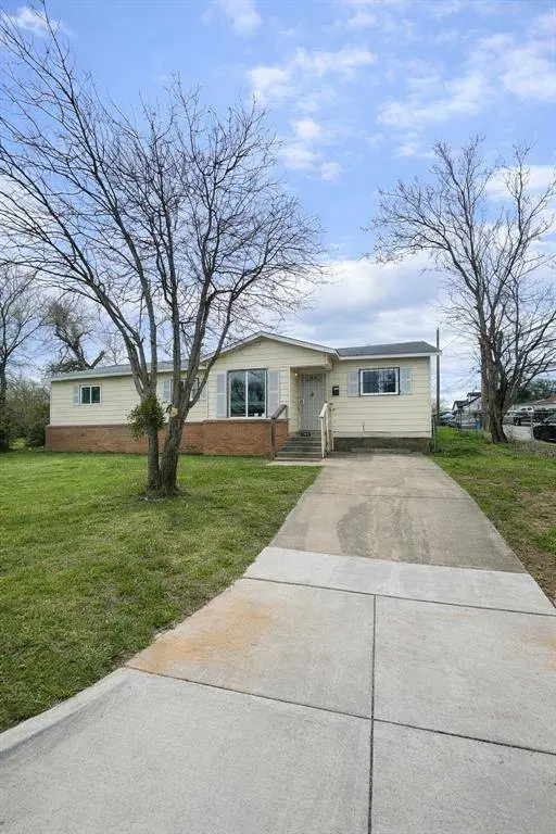 1413 Lindsey Street, Fort Worth, TX 76105