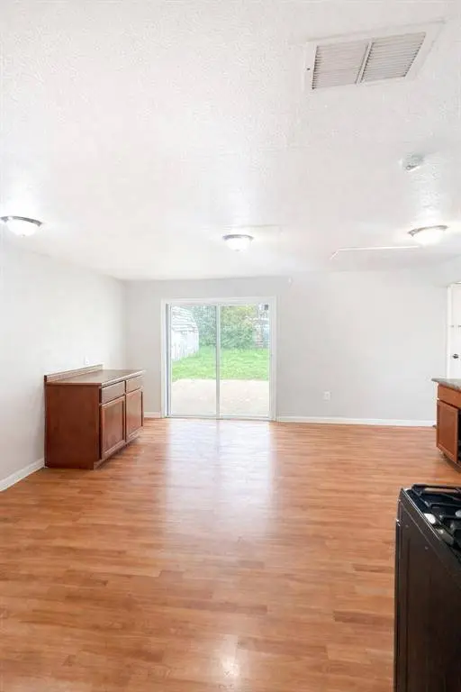 1413 Lindsey Street, Fort Worth, TX 76105