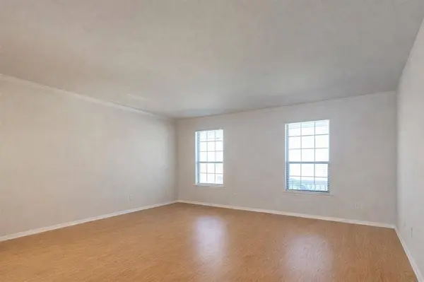 2835 Park Springs Drive, Grand Prairie, TX 75052