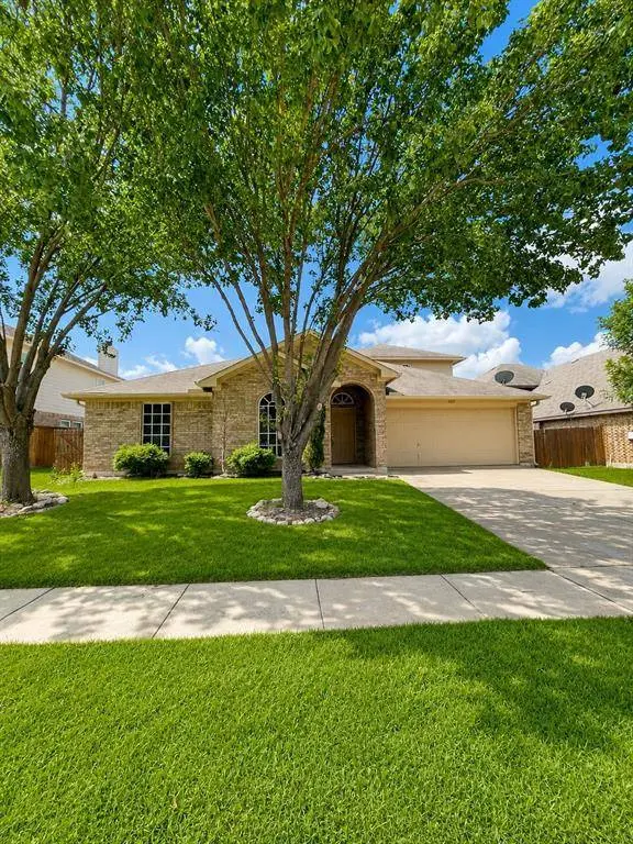 825 Forest Heights Drive, Fort Worth, TX 76036