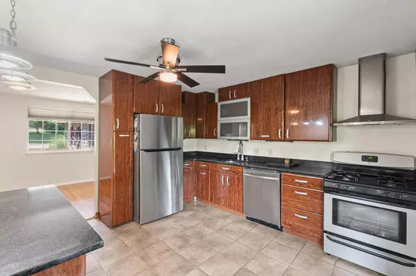 1468 N Bend Road, Hebron, KY 41048