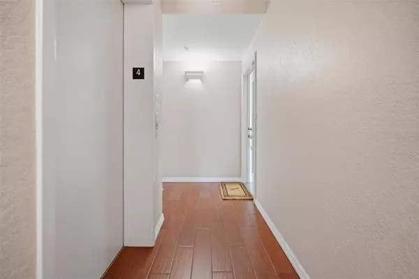 1695 PINELLAS BAYWAY S #E6, St Petersburg, FL 33715