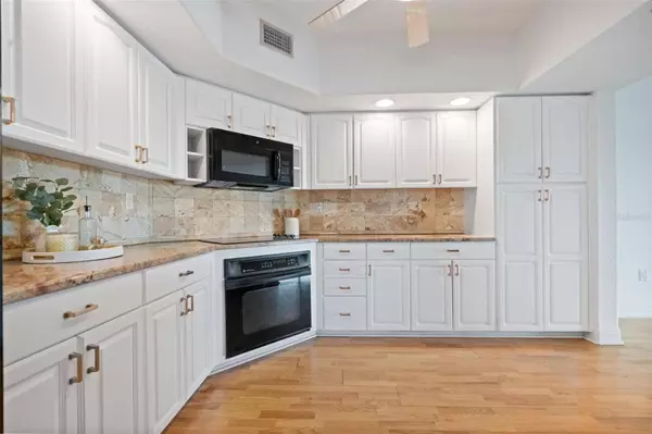 1695 PINELLAS BAYWAY S #E6, St Petersburg, FL 33715