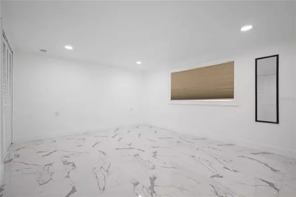 5115 16TH ST N, St Petersburg, FL 33703