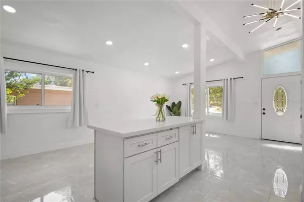 5115 16TH ST N, St Petersburg, FL 33703