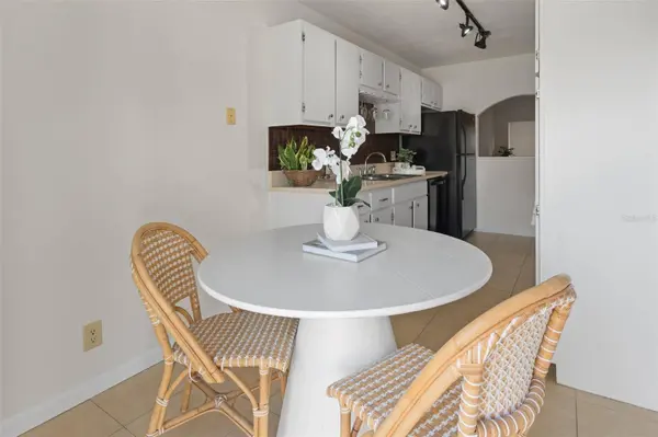 2076 SUNSET POINT RD #142, Clearwater, FL 33765