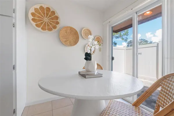 2076 SUNSET POINT RD #142, Clearwater, FL 33765