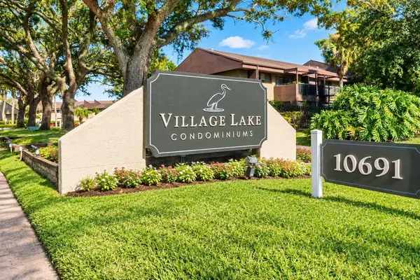 860 S VILLAGE DR N #105
