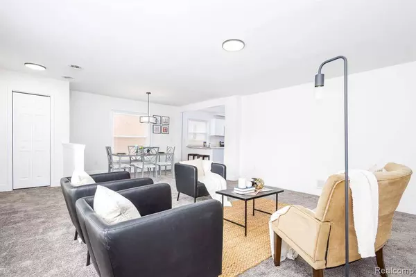 21430 RIDGEDALE Street, Oak Park, MI 48237