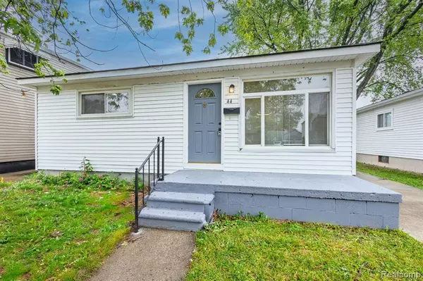 449 W Mahan Avenue, Hazel Park, MI 48030