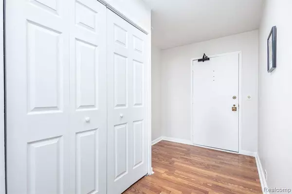 5000 Town Center, Southfield, MI 48075