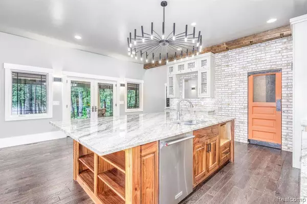 2685 Fry Road, Highland Twp, MI 48357