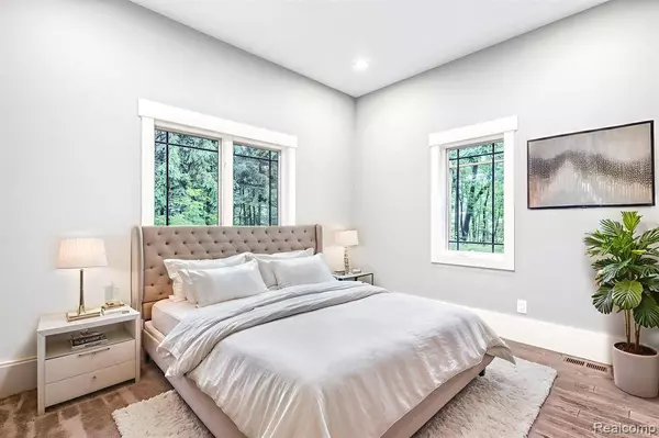 2685 Fry Road, Highland Twp, MI 48357