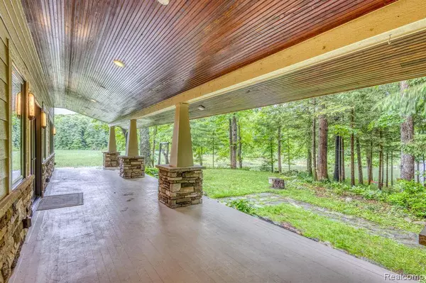 2685 Fry Road, Highland Twp, MI 48357