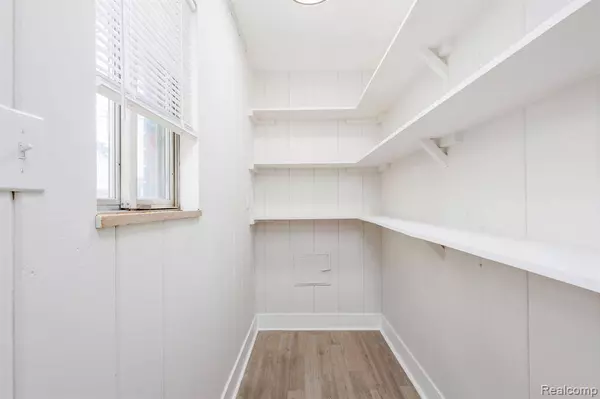 23162 Lambrecht Avenue, Eastpointe, MI 48021