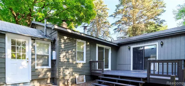 5502 Rowley Boulevard, Waterford Twp, MI 48329