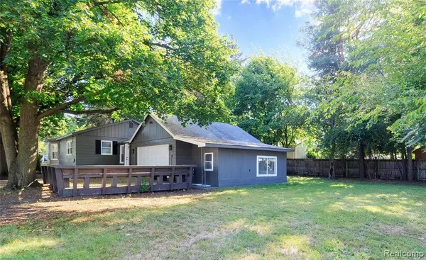 5502 Rowley Boulevard, Waterford Twp, MI 48329