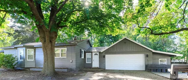 5502 Rowley Boulevard, Waterford Twp, MI 48329