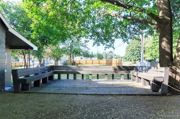 5502 Rowley Boulevard, Waterford Twp, MI 48329