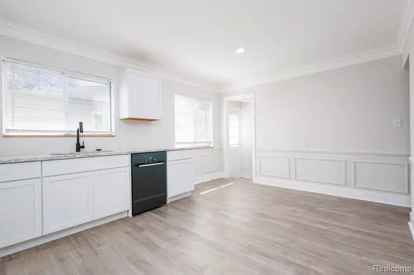 23162 Lambrecht Avenue, Eastpointe, MI 48021