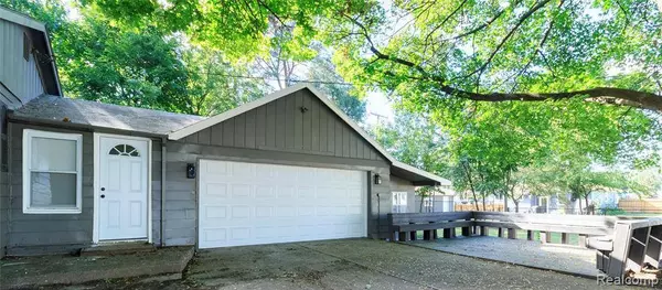 5502 Rowley Boulevard, Waterford Twp, MI 48329