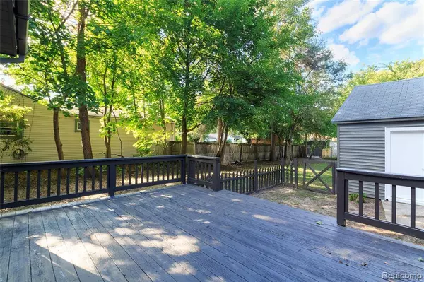 5502 Rowley Boulevard, Waterford Twp, MI 48329