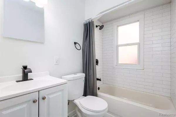 18519 Morang Drive, Detroit, MI 48205