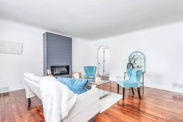 3287 Kilmer Drive, Troy, MI 48083