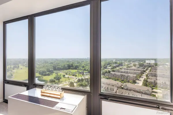 5000 Town CTR #2001, Southfield, MI 48075