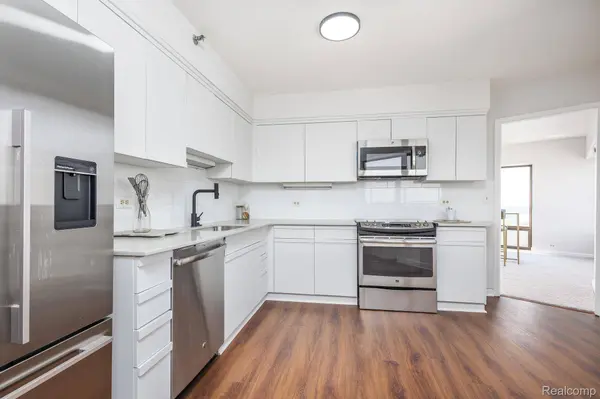 5000 Town CTR #2001, Southfield, MI 48075