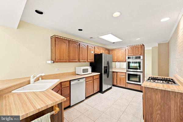 8216 GREENWICH RD, Catlett, VA 20119