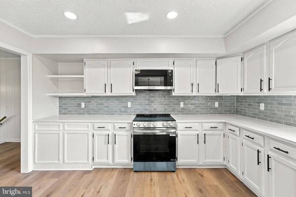 7913 SIR TOPAS DR, Warrenton, VA 20186
