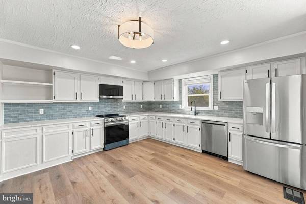 7913 SIR TOPAS DR, Warrenton, VA 20186