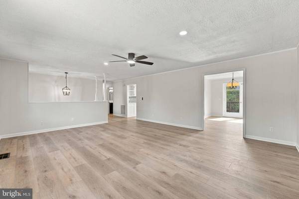 7913 SIR TOPAS DR, Warrenton, VA 20186