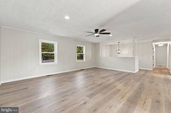 7913 SIR TOPAS DR, Warrenton, VA 20186