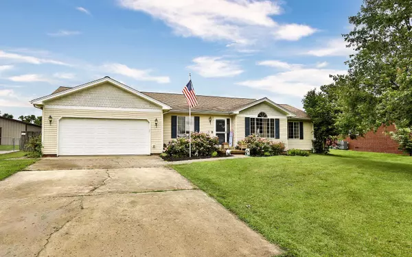 1093 Indian Trail, Lawrenceburg, KY 40342