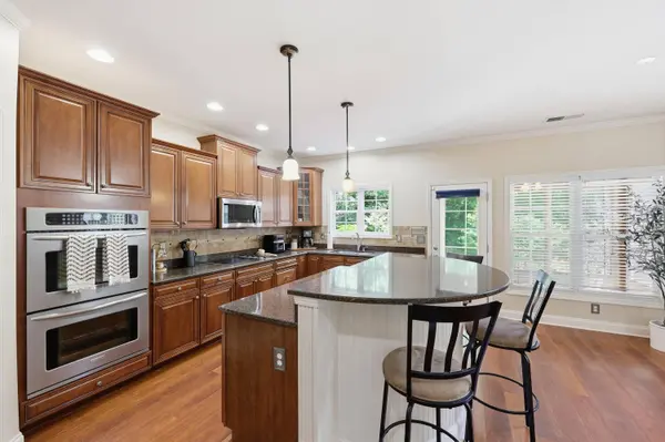 121 GLENEAGLES Way, Versailles, KY 40383