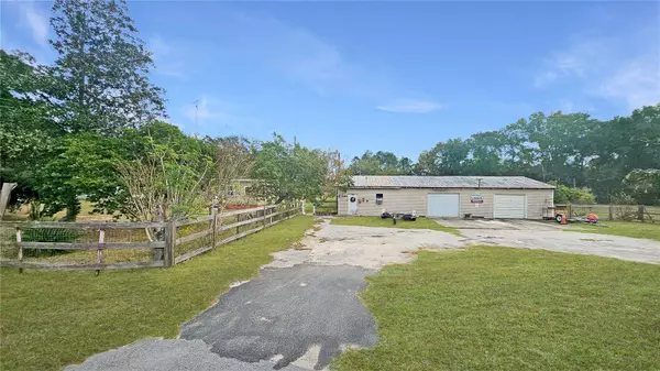 11455 SE HIGHWAY 464C, Ocklawaha, FL 32179
