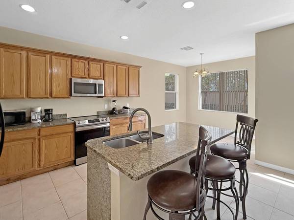 391 Gazetta WAY, West Palm Beach, FL 33413