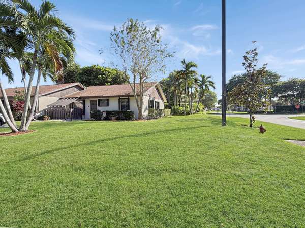 48 Via De Casas Norte, Boynton Beach, FL 33426