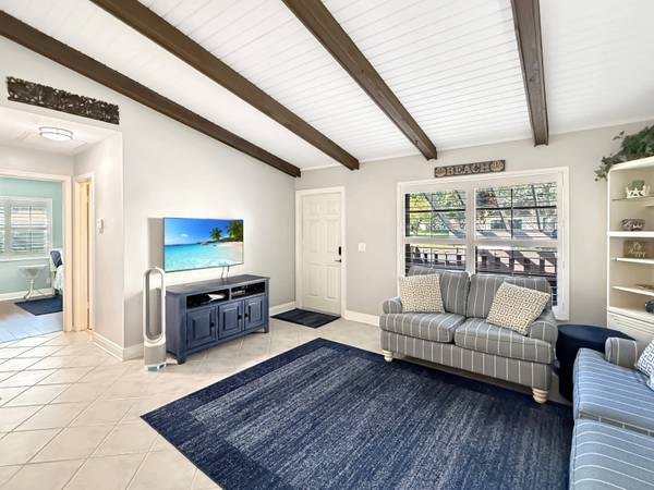 48 Via De Casas Norte, Boynton Beach, FL 33426