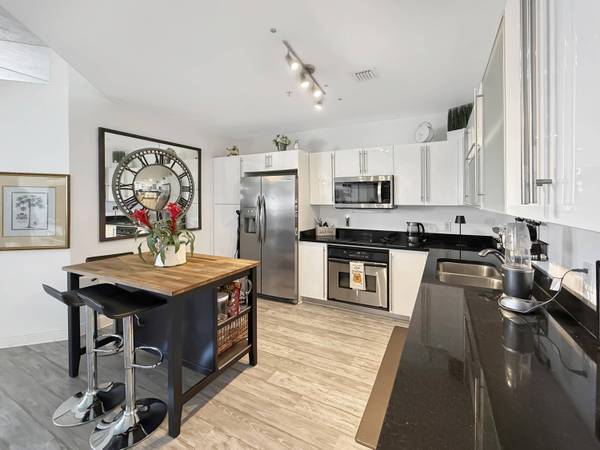 1617 N Flagler DR 802, West Palm Beach, FL 33407