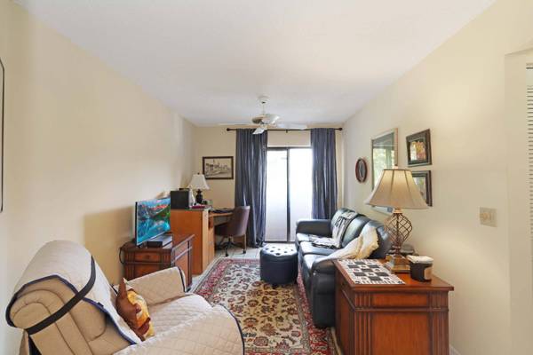 3358 Perimeter DR 3358, Greenacres, FL 33467