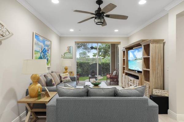 144 Tierra LN #13, Jupiter, FL 33477