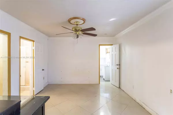 4785 SW 4th St, Miami, FL 33134