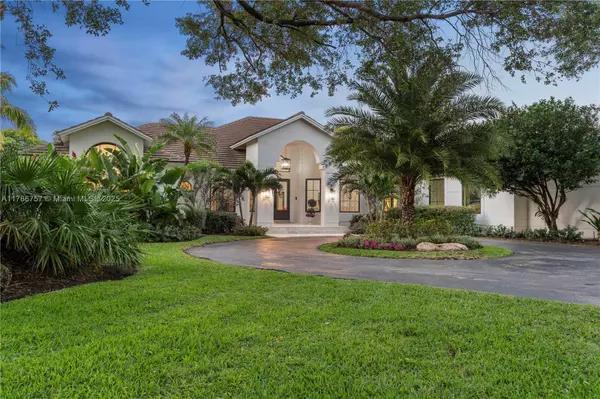 6821 SW 104th St, Pinecrest, FL 33156