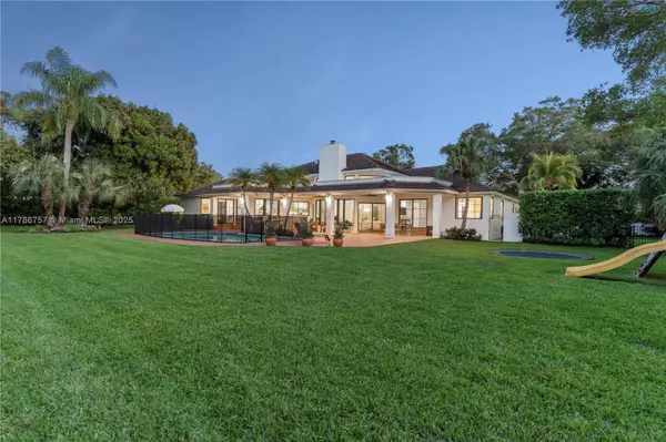 6821 SW 104th St, Pinecrest, FL 33156