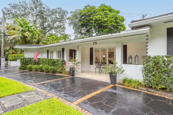 711 Sunset Rd, Coral Gables, FL 33143