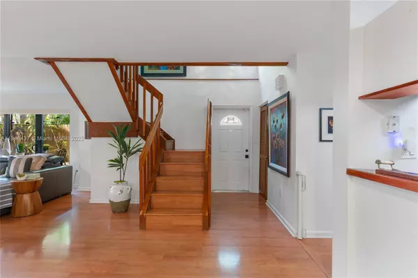 7850 SW 86th St #13, Miami, FL 33143